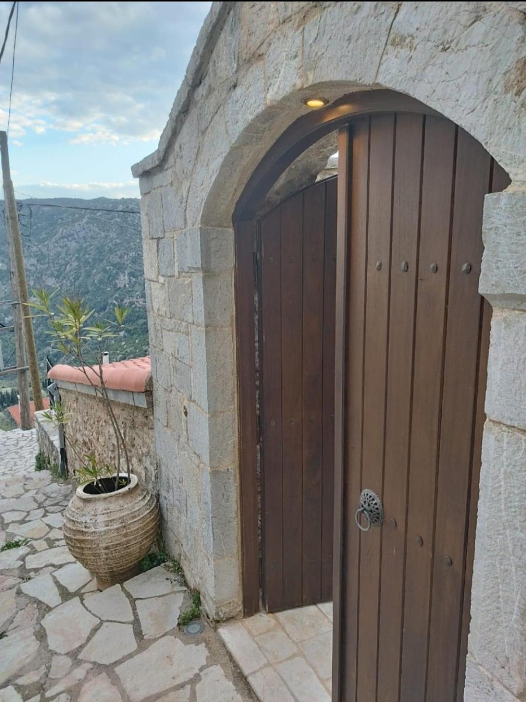 Lousiou Nymphes Escape Suites Димицана Екстериор снимка